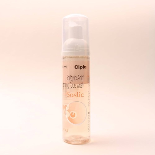 Saslic Foaming Face Wash 60ml pump bottle close-up