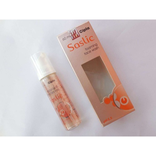 Saslic Foaming Face Wash 60ml pump bottle close-up